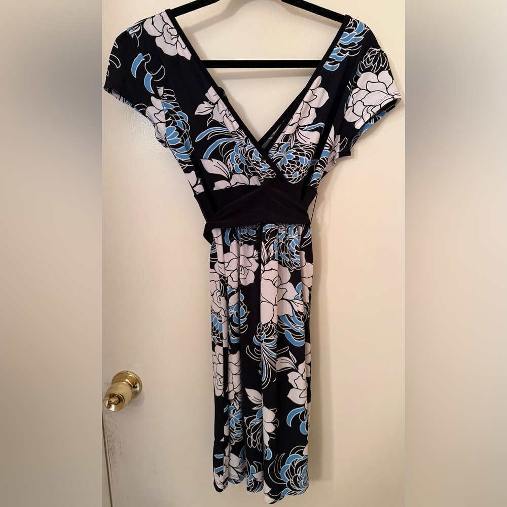 Eyeshadow Floral Midi Dress - Black Blue White Botanical Print - Picture 3 of 7